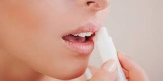 Penyebab Bibir Wanita Menjadi Hitam